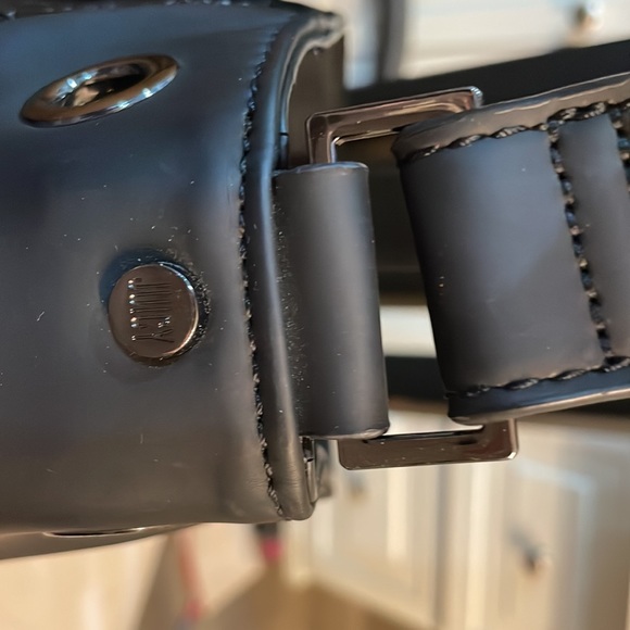 Juicy by Juicy Couture Black Crossbody Bag - Picture 8 of 9